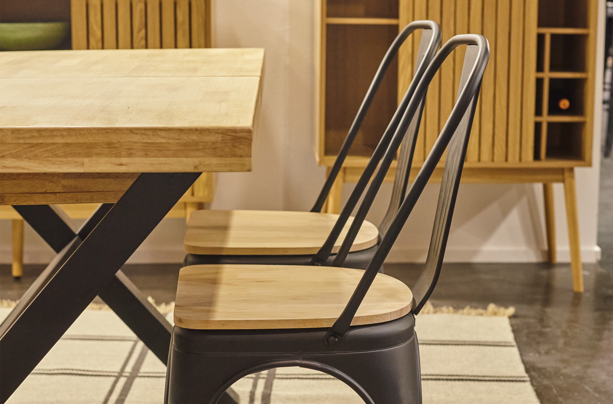 Silla Comedor Tolix Negro Asiento Roble / Nordish