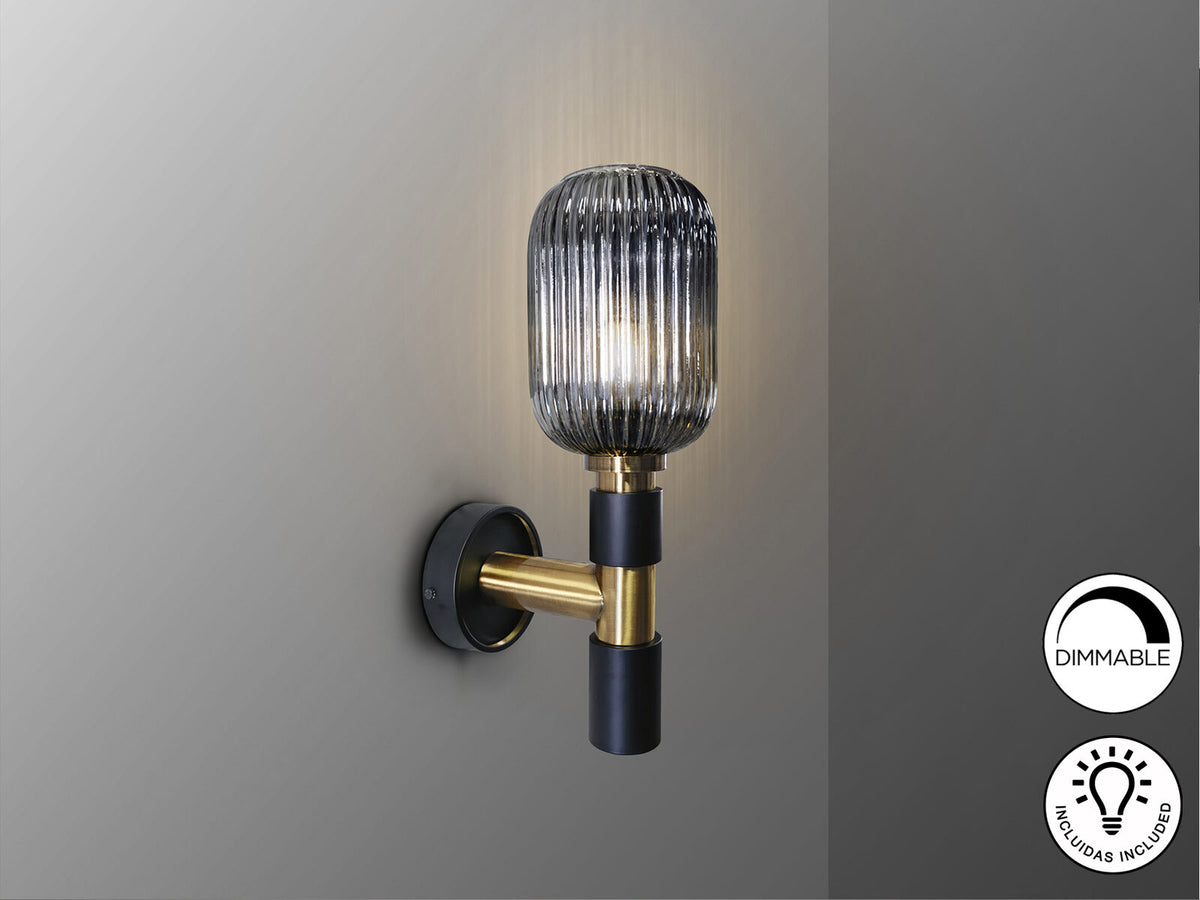 Aplique Norma 1 luz negro y latón
