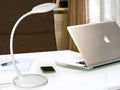 Lámpara de mesa Scoop LED flexo blanco