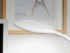 Lámpara de mesa Scoop LED flexo blanco