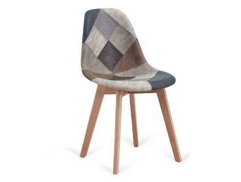 Silla Arbizu tapizada en patchwork con patas de haya